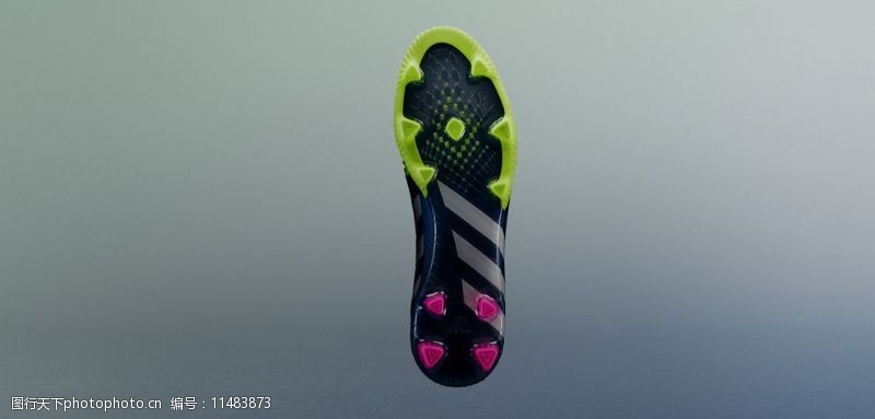 nike足球宣传ADIDAS足球鞋图片