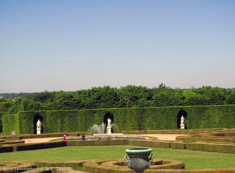 雕塑喷泉凡尔赛宫的花园图片