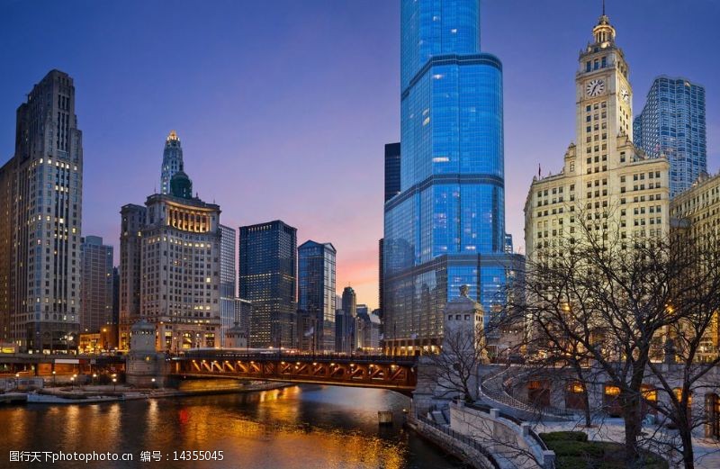 船只芝加哥市内河岸景观图片