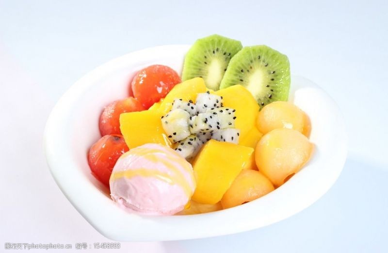 水果拼盘水果冰淇淋图片