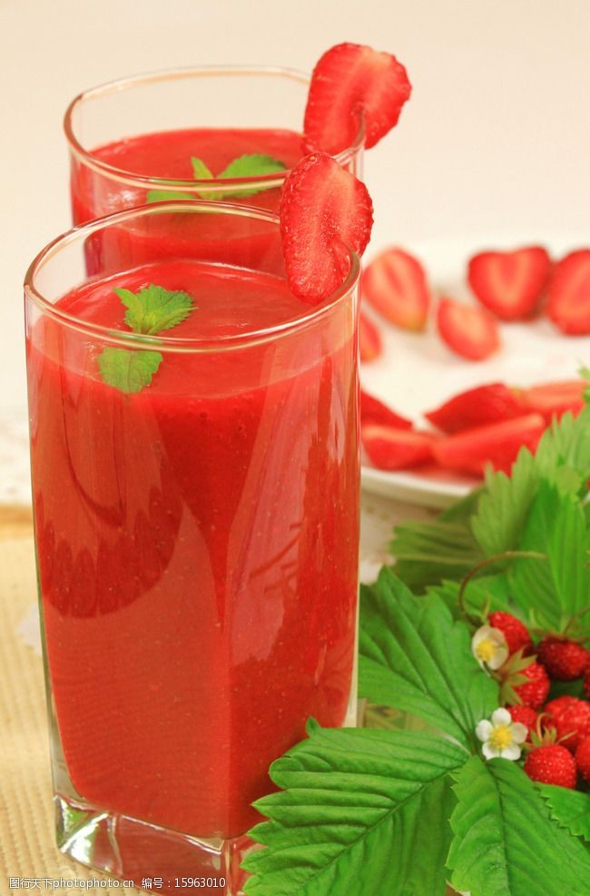 美味草莓汁图片