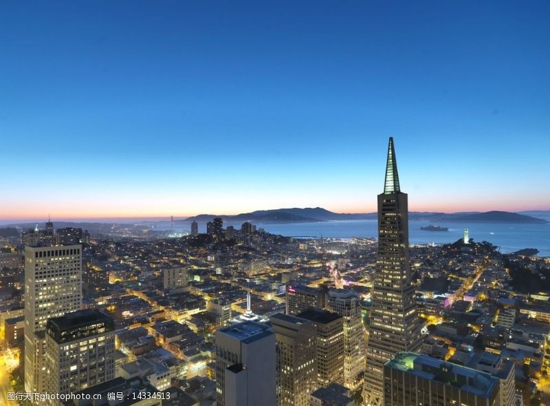 船只旧金山黄昏俯瞰图片