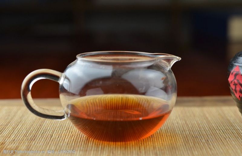中火岩茶茶汤图片