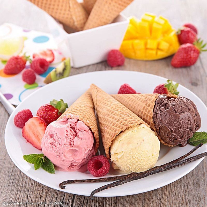 果味冰淇淋覆盆子巧克力冰淇淋