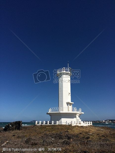 济州岛蓝天下的灯塔