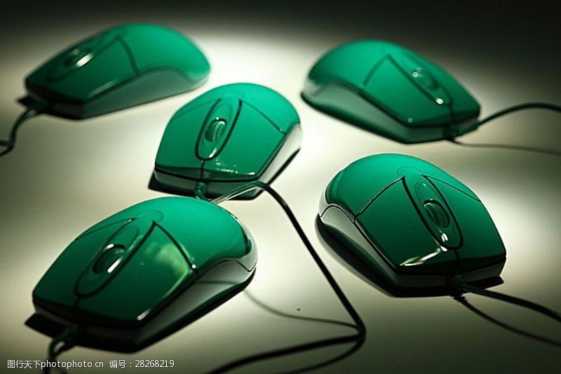 数码产品许多绿色鼠标