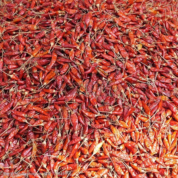 红红的辣椒堆积的红辣椒