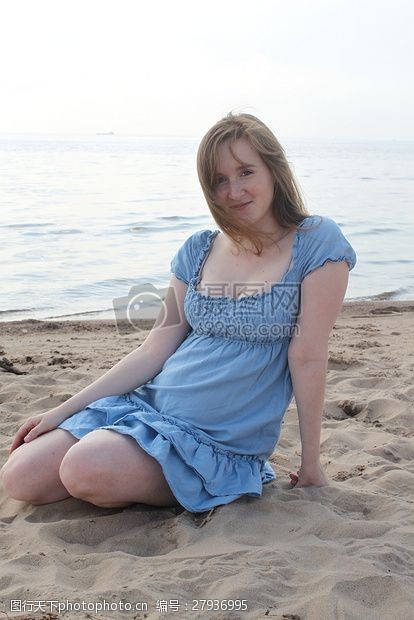 海滩上的美女沙滩上的女子