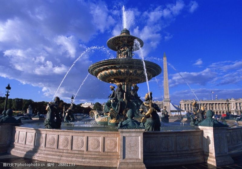 雕塑喷泉法国巴黎