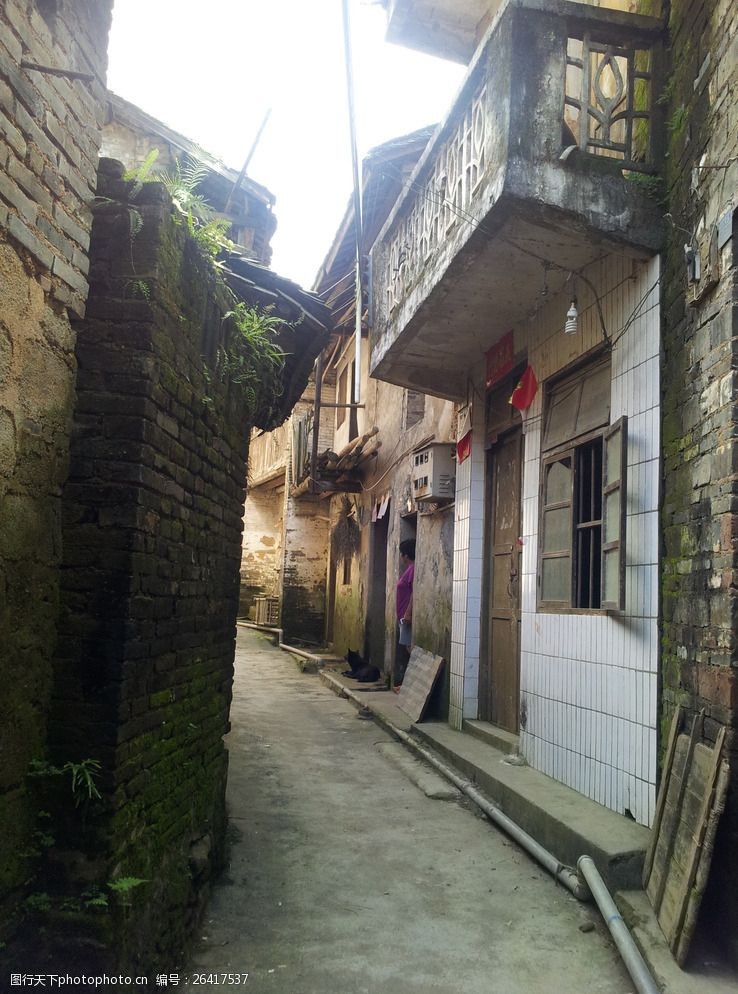 狭窄古老的巷子图片