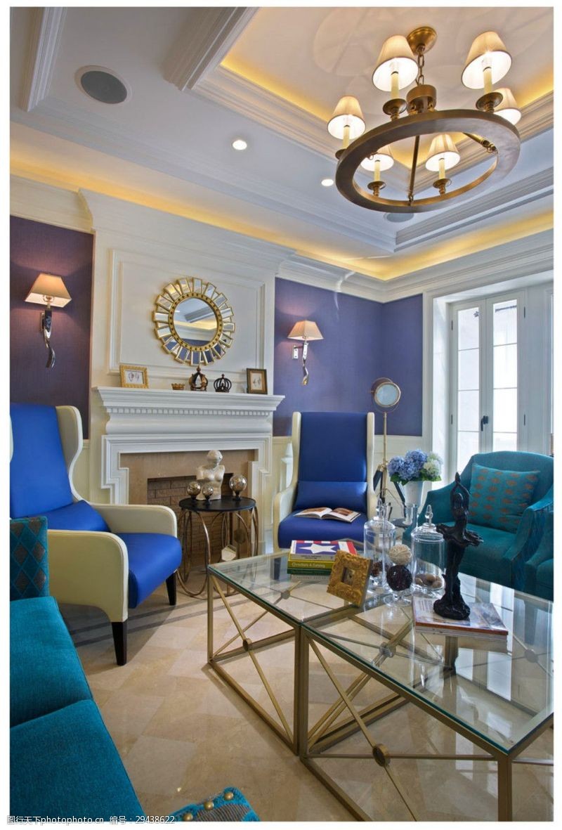 长发欧式客厅蓝色沙发装修效果图