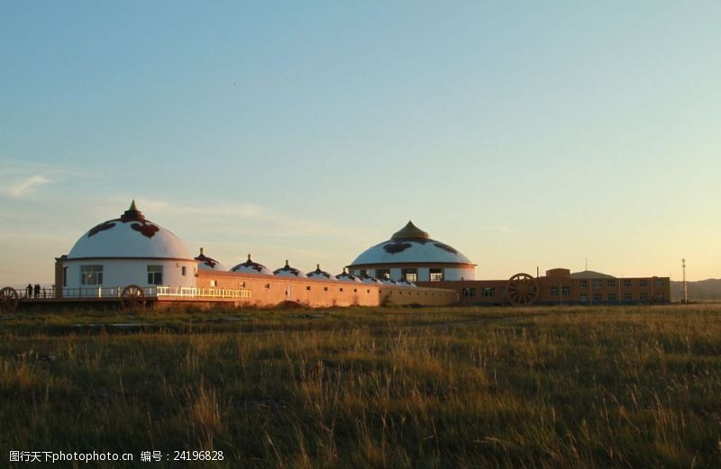 锡林郭勒夕阳下的蒙古包