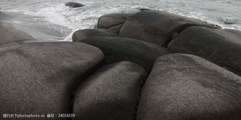 沉积岩海边石头